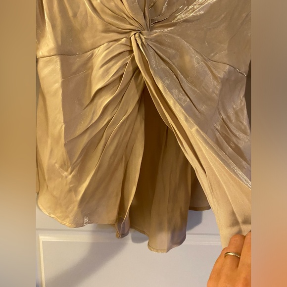 BNWT AEOM Women's cream shimmering Twist
Top Blouse Long Sleeve Size L - Picture 4 of 8